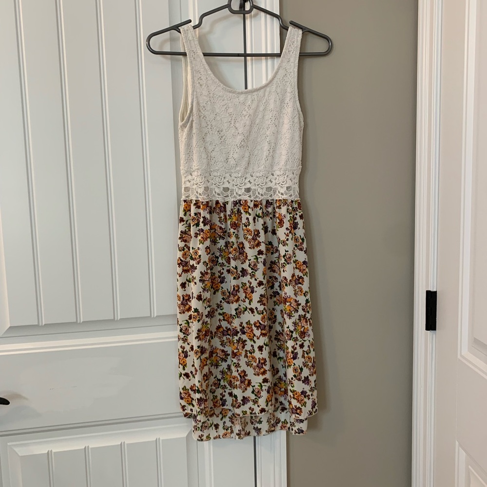 Modcloth Lace floral print dress size S